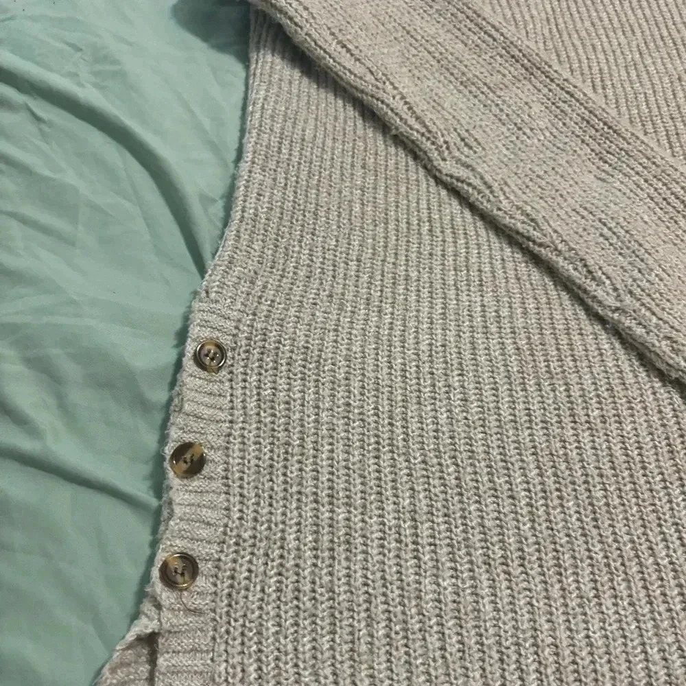 Pink clover Side Button Detail Sweater XL - Picture 2 of 10